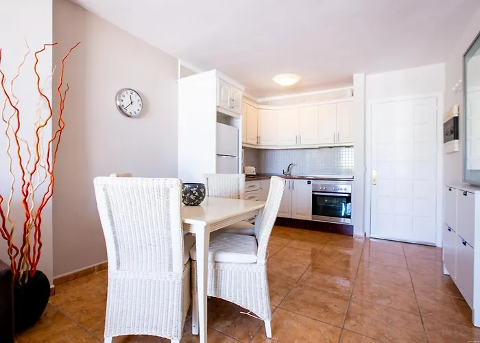 Beautiful Sea View 2 Bedroom Ocean Park Daire